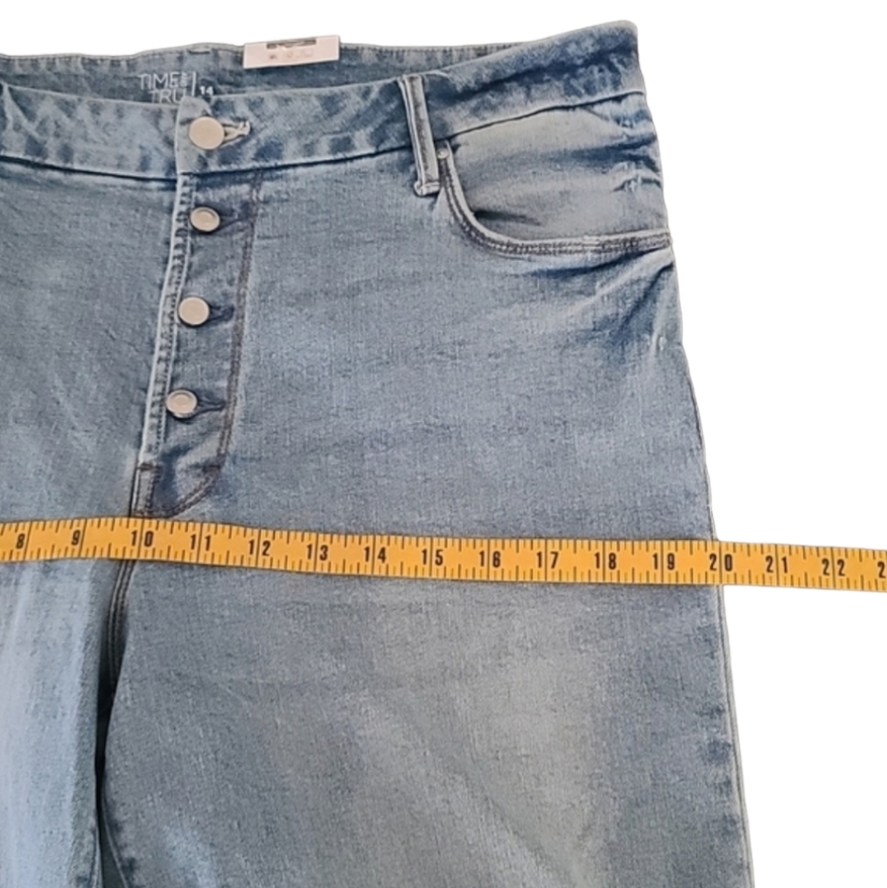 TIME AND TRU High Waisted Wide Leg Jeans 14  Button Up Stretch Raw Hem Cropped - Picture 10 of 16